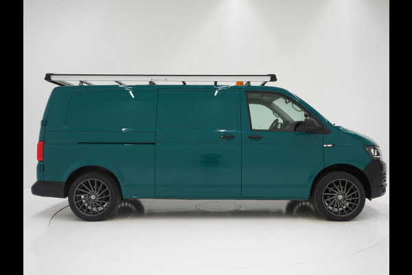 Volkswagen Transporter 2.0 TDI 102PK L2H1 Comfortline 3-Zits | Cruise | Imperiaal | Navi | Airco | Trekhaak | Inrichting