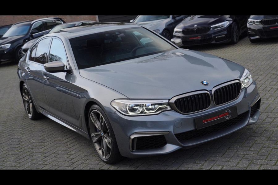 BMW 5 Serie M550d xDrive High Executive | Panorama | Bluestone Metallic | Luxe Nappa Leder | Sfeerverlichting | Camera | NAP |