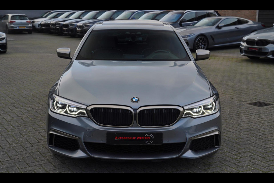 BMW 5 Serie M550d xDrive High Executive | Panorama | Bluestone Metallic | Luxe Nappa Leder | Sfeerverlichting | Camera | NAP |