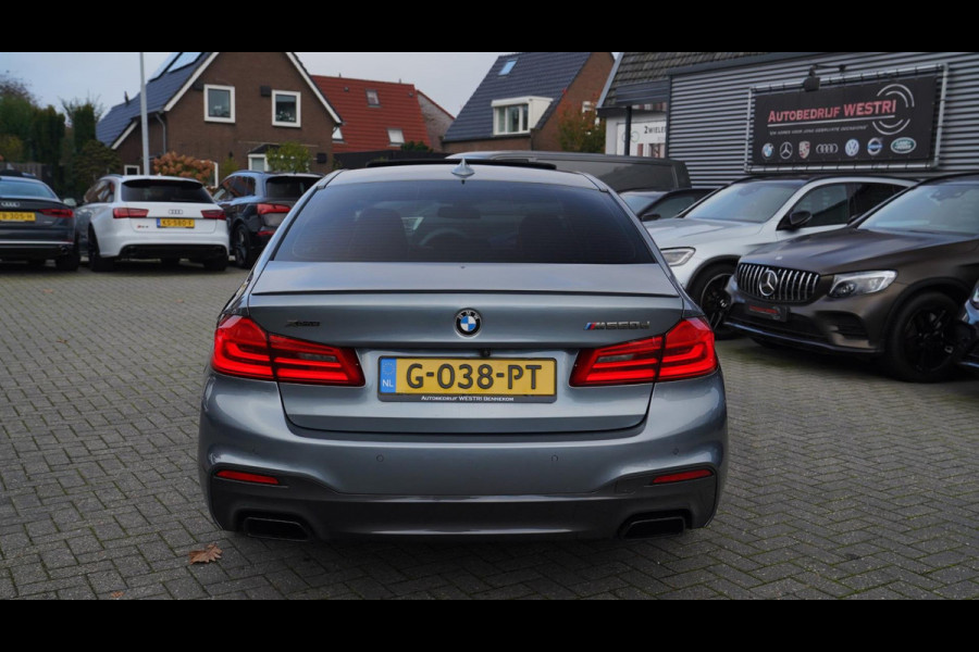 BMW 5 Serie M550d xDrive High Executive | Panorama | Bluestone Metallic | Luxe Nappa Leder | Sfeerverlichting | Camera | NAP |