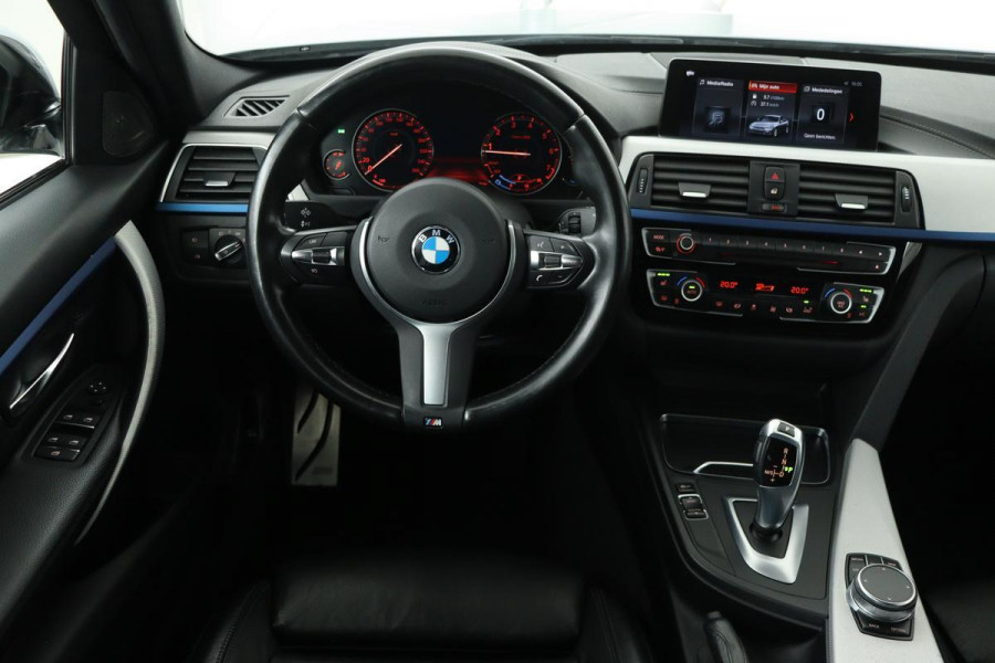 BMW 3-serie 320i M Sport Edition | Schuifdak | Carplay | Harman Kardon | Stoelverwarming | Leder | Navigatie | PDC | Full LED