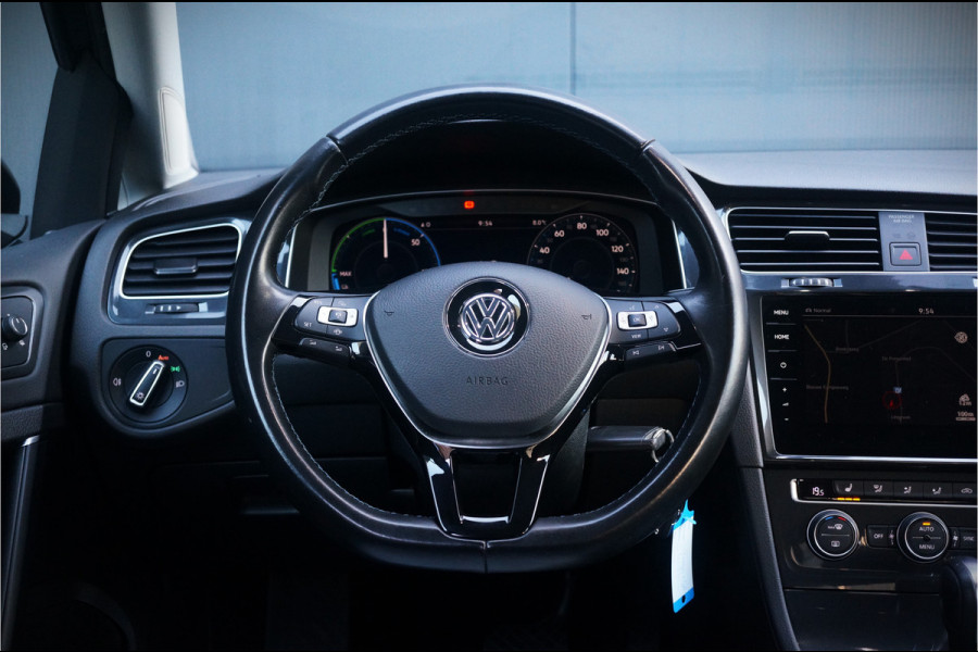 Volkswagen e-Golf E-DITION | Virtual | Warmtepomp | Adaptive Cruise Control | Led | NAP | Stoelverwarming | Groot Scherm | BTW | Subsidie | 1e Eig. | PDC | Climate Control | LM Velgen | Navigatie |