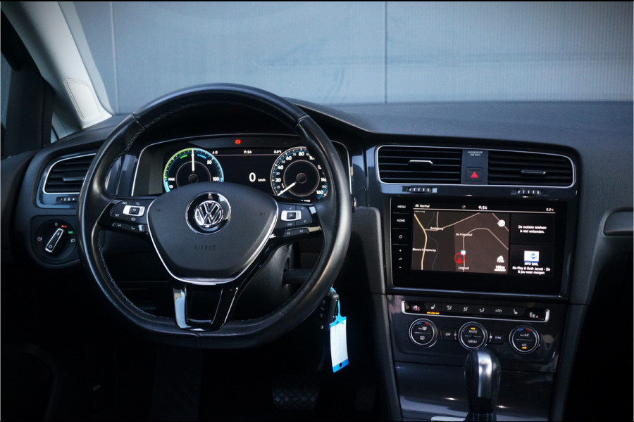 Volkswagen e-Golf E-DITION | Virtual | Warmtepomp | Adaptive Cruise Control | Led | NAP | Stoelverwarming | Groot Scherm | BTW | Subsidie | 1e Eig. | PDC | Climate Control | LM Velgen | Navigatie |