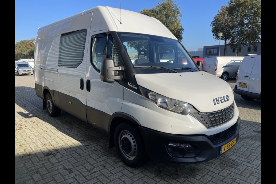 Iveco Daily 35S16V 2.3 automaat L2H2 dubbel cabine DC 7 persoons ! / vaste prijs rijklaar € 30.950 ex btw / lease vanaf € 554 / climate control / 270 graden deuren / mag 3500 kg trekken !