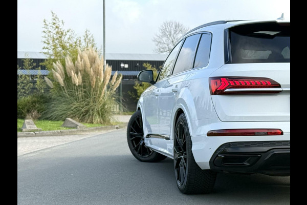 Audi Q7 55 TFSI e quattro S-Line Plus Panoramadak|Matrix|B&O 3D|Keyless|Luchtvering|Soft close|Sport stoelen|DAB+