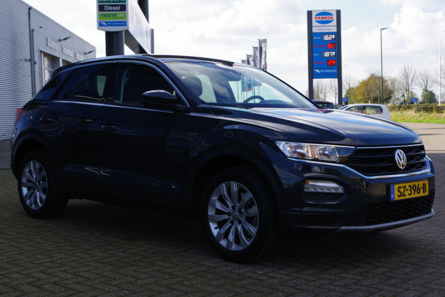 Volkswagen T-Roc 1.0 TSI 116 PK, Adap. Cruise Control, Stoelverwarming, Trekhaak