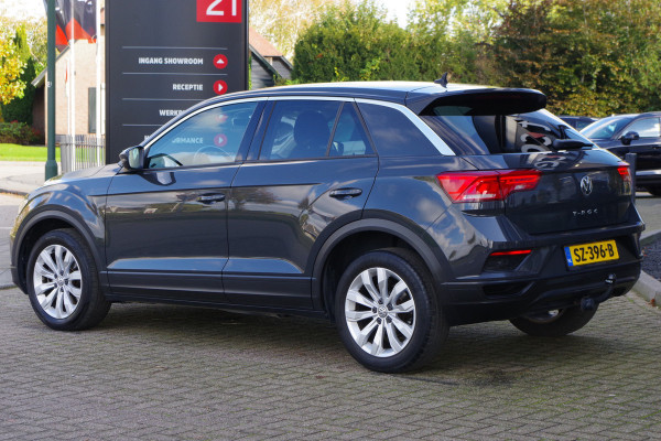 Volkswagen T-Roc 1.0 TSI 116 PK, Adap. Cruise Control, Stoelverwarming, Trekhaak