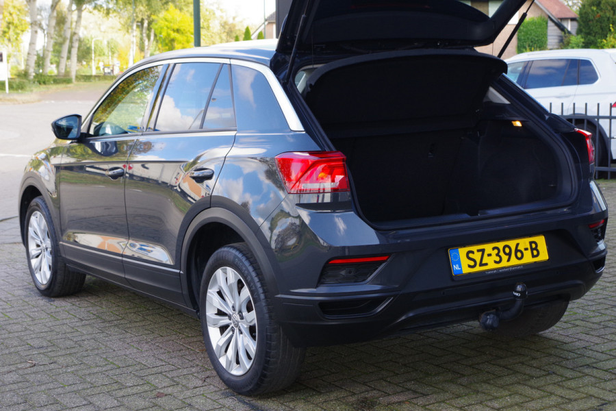 Volkswagen T-Roc 1.0 TSI 116 PK, Adap. Cruise Control, Stoelverwarming, Trekhaak