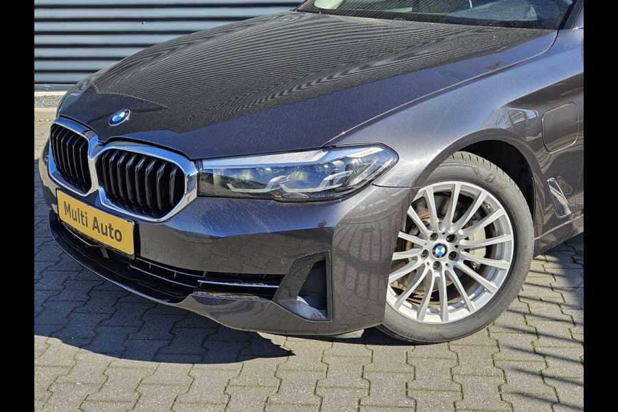 BMW 5 Serie Touring 530e xDrive Executive Plug In Hybrid 293pk Dealer O.H PHEV | Panodak | Adaptive Cruise | Apple Carplay | Live Cockpit | Navi Pro | DAB |