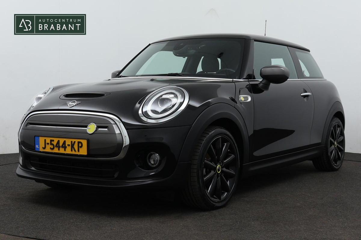 MINI Mini Electric Essential 33 kWh **(€16995,-na subsidie)**(1e Eig, NL-auto, Navi, Carplay, Camera, PDC V+A, StoelV, Etc)