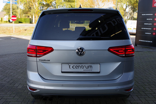 Volkswagen Touran 1.4 TSI 150 PK Automaat Highline 7p, Panoramadak, Elek. Trekhaak, Adap. Cruise Control, Keyless, Stoelverwarming,