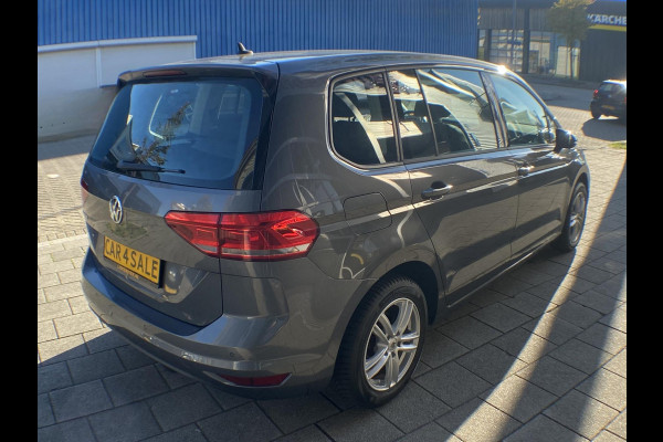 Volkswagen Touran 1.2TSi Trendline BlueMotion Tech - Navigatie I Airco I PDC I Sport velgen I Comfort pakket I Dealer onderhouden