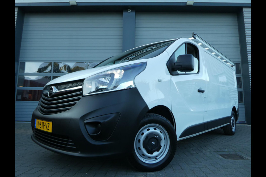 Opel Vivaro 1.6cdti L2 met Airco, 3-zits, Navigatie, Imperiaal, Trekhaak, PDC.