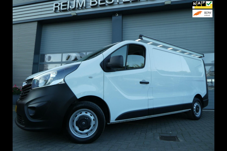 Opel Vivaro 1.6cdti L2 met Airco, 3-zits, Navigatie, Imperiaal, Trekhaak, PDC.