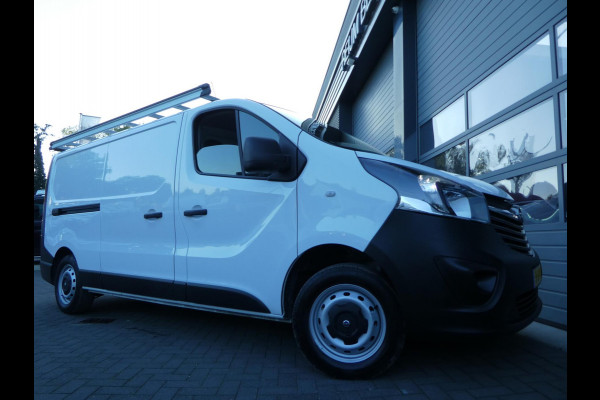 Opel Vivaro 1.6cdti L2 met Airco, 3-zits, Navigatie, Imperiaal, Trekhaak, PDC.