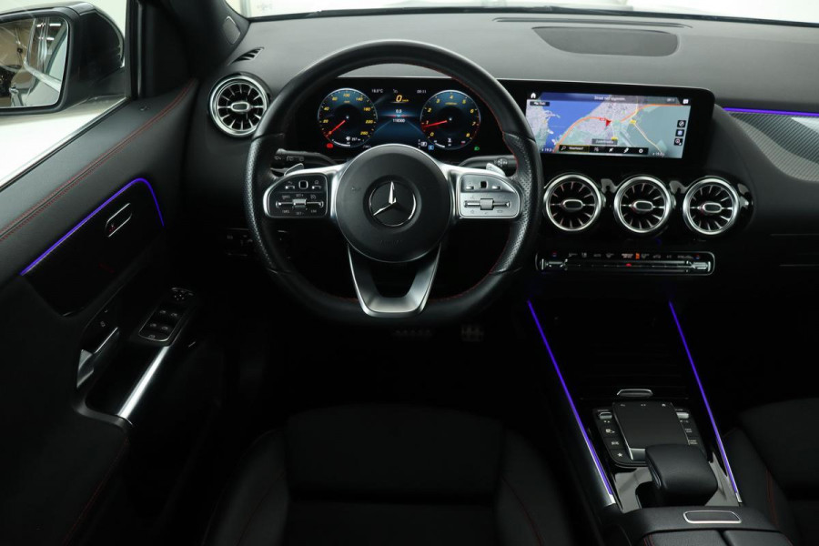 Mercedes-Benz GLA 200 AMG | Carplay | Stoelverwarming | Camera | Widescreen | Full LED | Navigatie | Park Assist | Half leder | DAB+