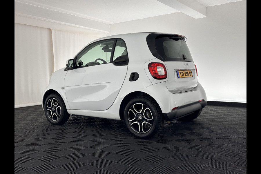 Smart Fortwo 1.0 Business Solution *NAVI-FULLMAP | VOLLEDER | AIRCO | CRUISE | PDC | COMFORT-SEATS | 15''ALU*