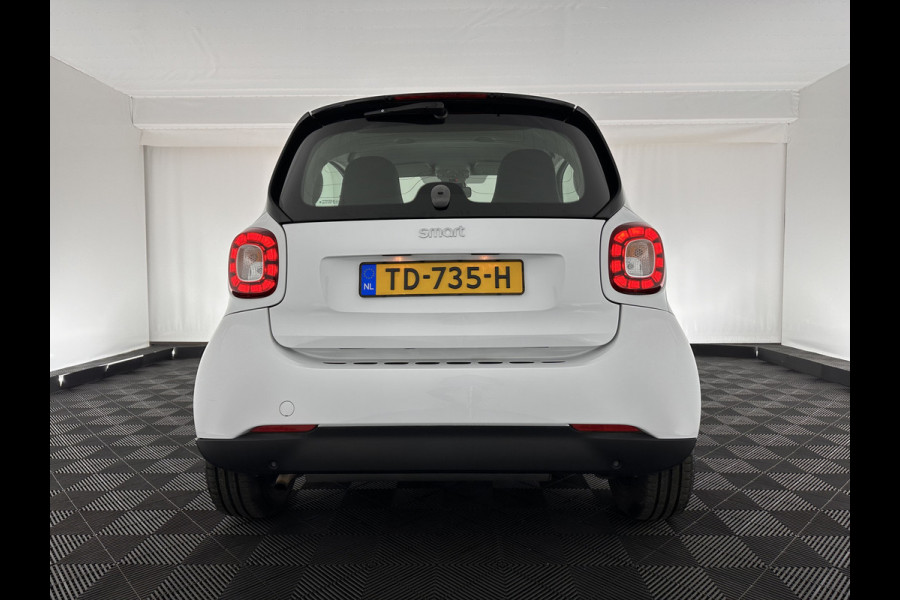 Smart Fortwo 1.0 Business Solution *NAVI-FULLMAP | VOLLEDER | AIRCO | CRUISE | PDC | COMFORT-SEATS | 15''ALU*