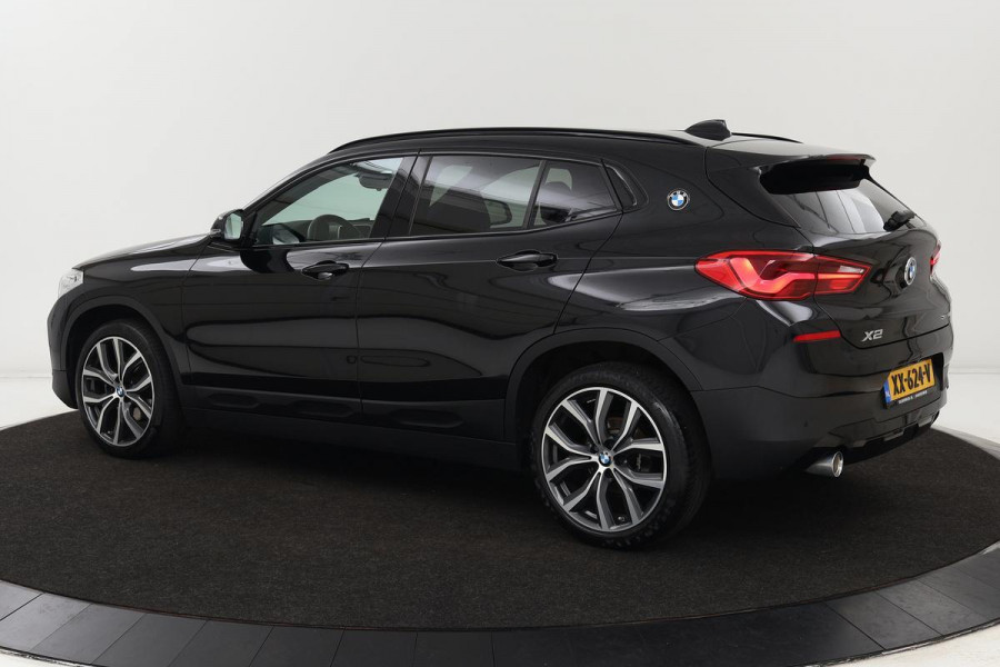 BMW X2 BMW X2 sDrive18i Executive | 43.600km NAP | Sportstoelen | Camera | Full LED | Park Assist | Navigatie | Climate control