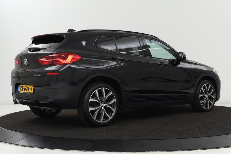 BMW X2 BMW X2 sDrive18i Executive | 43.600km NAP | Sportstoelen | Camera | Full LED | Park Assist | Navigatie | Climate control