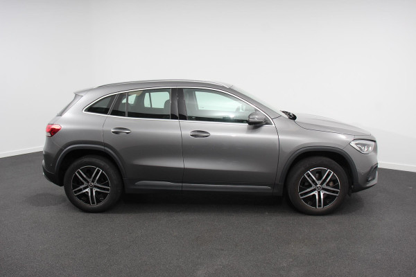 Mercedes-Benz GLA 200 Progressive Automaat DCT-7 | Navigatie | Climate control | Cruise Control | LED | Elektrische Achterklep | Lichtmetalen Velgen | Camera