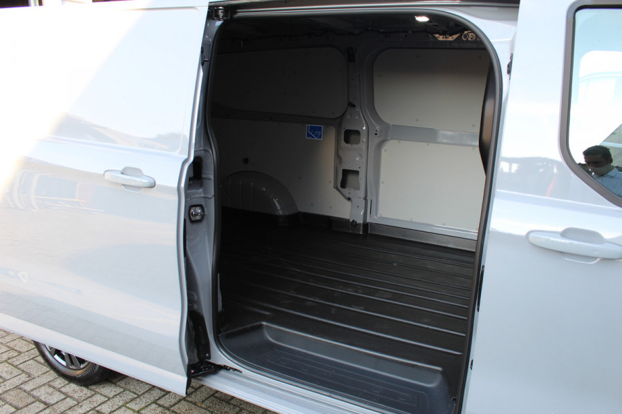 Ford Transit Custom 320 2.0 TDCI 150PK L2H1 Limited | B&O | Elektr. Trekhaak | LED | 17 Inch | Camera | Stoelverwarming | NIEUW