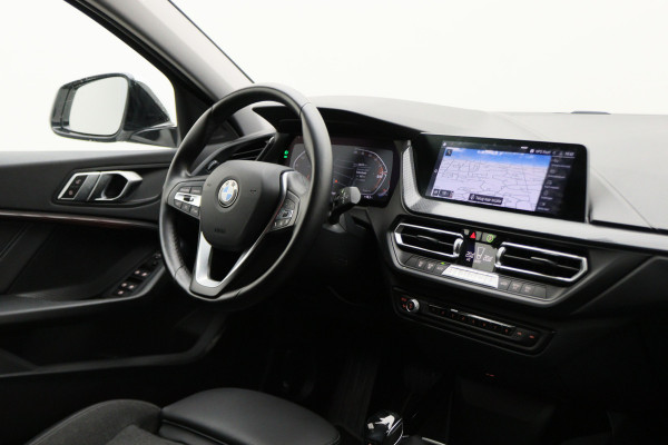 BMW 1-serie 118i Executive Edition Automaat, Apple Carplay, Sportstoelen, LED, PDC, Cruise