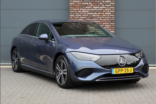 Mercedes-Benz EQE 300 Luxury Line 89 kWh | Distronic+ | Trekhaak | Burmester | Memory | Digital Light | Leder | Surround Camera | Keyless Go | Rijassistentiepakket+ |