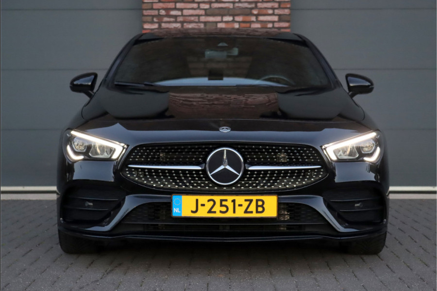 Mercedes-Benz CLA-Klasse 200 Business Solution AMG Line Aut7 | Panoramadak | Widescreen | Trekhaak | Sfeerverlichting | Camera | High Perf. LED | Stoelverwarming | Cruise Control |