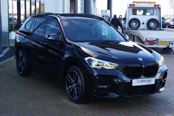 BMW X1 xDrive25e 220 PK High Executive M-Sport PHEV, Panoramadak, Leder Harman / Kardon, Memory