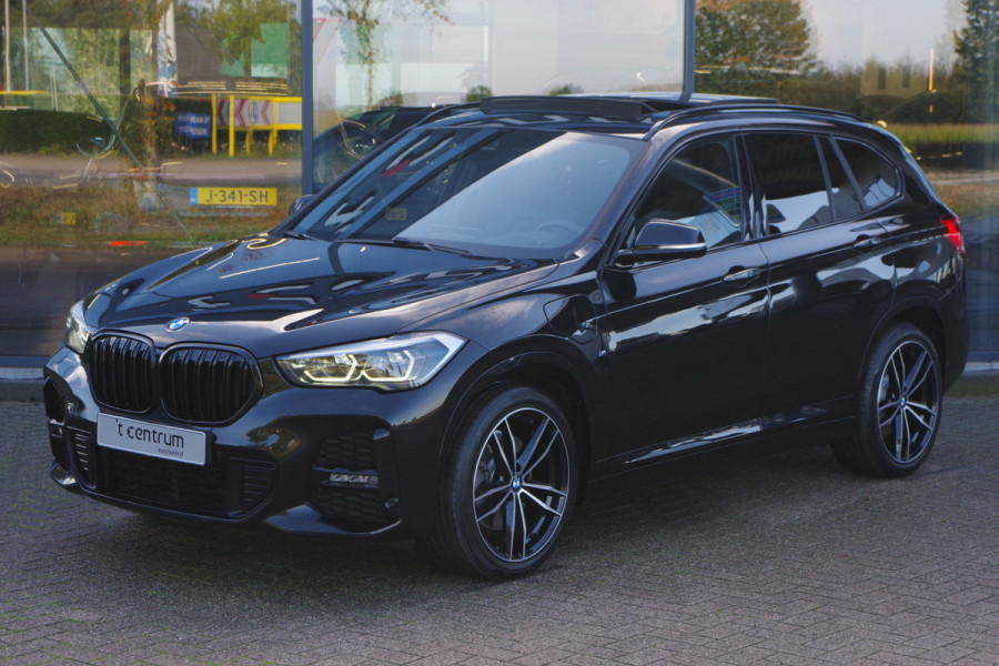 BMW X1 xDrive25e 220 PK High Executive M-Sport PHEV, Panoramadak, Leder Harman / Kardon, Memory