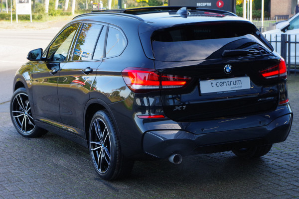 BMW X1 xDrive25e 220 PK High Executive M-Sport PHEV, Panoramadak, Leder Harman / Kardon, Memory