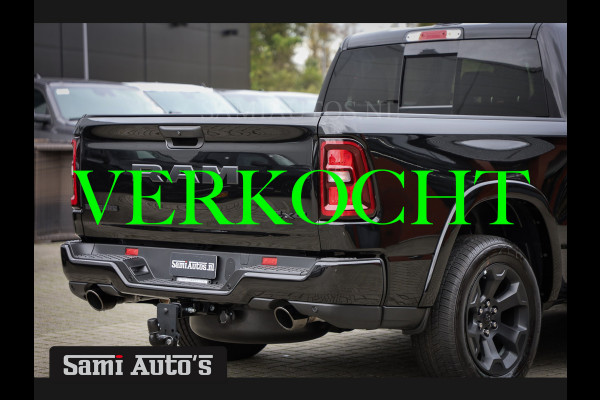 Dodge Ram ALL-IN PRIJS 2025 BIGHORN NIGHT HURRICAN 420PK 636 Nm TWIN TURBO | PRIJS MET LPG EN GARANTIE | DUBBELE CABINE | PICK UP | 5 PERSOONS | DC | GRIJSKENTEKEN | VOORAAD 2221 - 5259