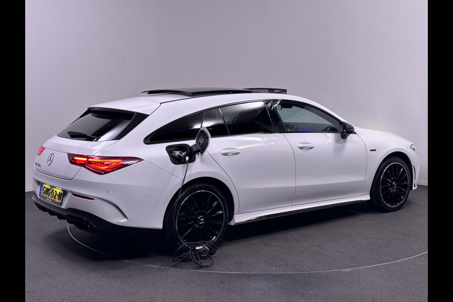 Mercedes-Benz CLA-Klasse Shooting Brake 250 e AMG Night Pakket Plug in Hybrid 218pk PHEV | Panodak | Widescreen Navi MBUX |  Alcantara Sportstoelen | Sfeerverlichting | Apple Carplay  | Camera |