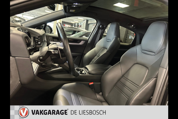 Porsche Cayenne Coupé 3.0 E-Hybrid Nieuw model / Leder / 3 beeldschermen / 22 inch / sportchrono