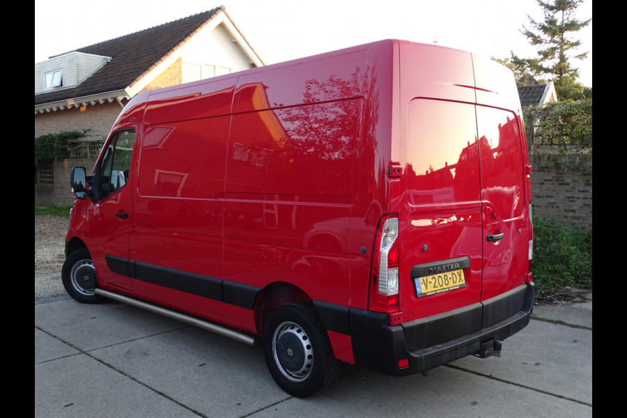 Renault Master T35 2.3 dCi L2H2