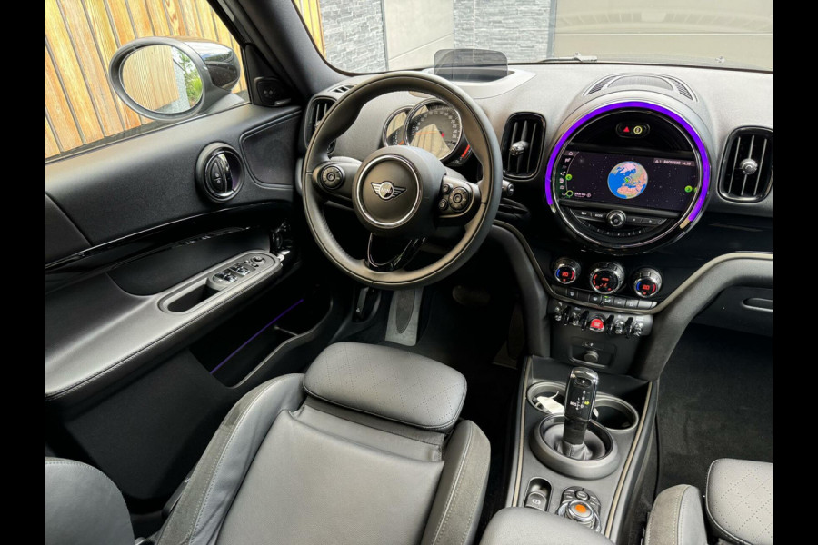 MINI Countryman 1.5 Cooper Chili Automaat | Leer | Keyless entry | Climate Control | Navigatiesysteem | Apple CarPlay | LED verlichting | Getint