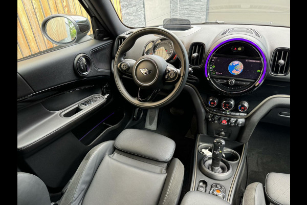 MINI Countryman 1.5 Cooper Chili Automaat | Leer | Keyless entry | Climate Control | Navigatiesysteem | Apple CarPlay | LED verlichting | Getint