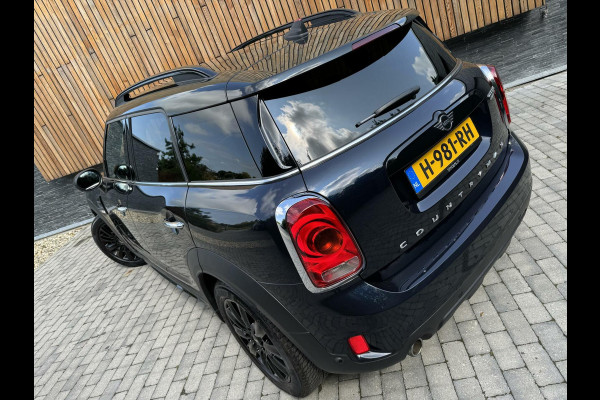 MINI Countryman 1.5 Cooper Chili Automaat | Leer | Keyless entry | Climate Control | Navigatiesysteem | Apple CarPlay | LED verlichting | Getint