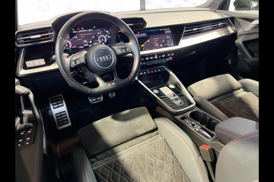 Audi A3 Sportback 40 TFSIe S-Line|Alcantara&Rode|B&O Sound System|Led verlicht|S-line Sport Stuur|Achteruitrij Cam|ACC