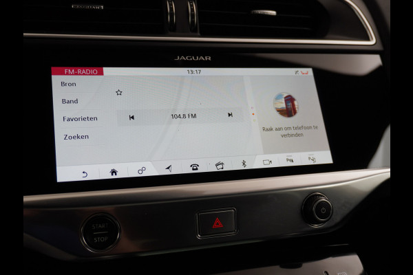 Jaguar I-PACE EV400 HSE NEW BATTERY! 90 kWh 400pk 4WD Active -Air-Suspension Gekoelde-Elektr.Leer-Sport-Comfort-stoel Pano.dak VirtualCockpit  Adaptive Dynamics Adaptive Surface Response actieve luchtvering! Head-up Display Meridan Surround Sound (825Watt!) Verwarmde Stuur Voorruit+Sproeiers Hill-Hold 4x4 AWD(4) wiel aandrijving Luchtvering Zwarte-Hemel Snelladen 104kw DC p/uur en thuisladen 1 fase max 7,4kw/uur bij 32a (of 3x16A omzetten naar 1x32A via de Ratio EV Transformer Charger zond