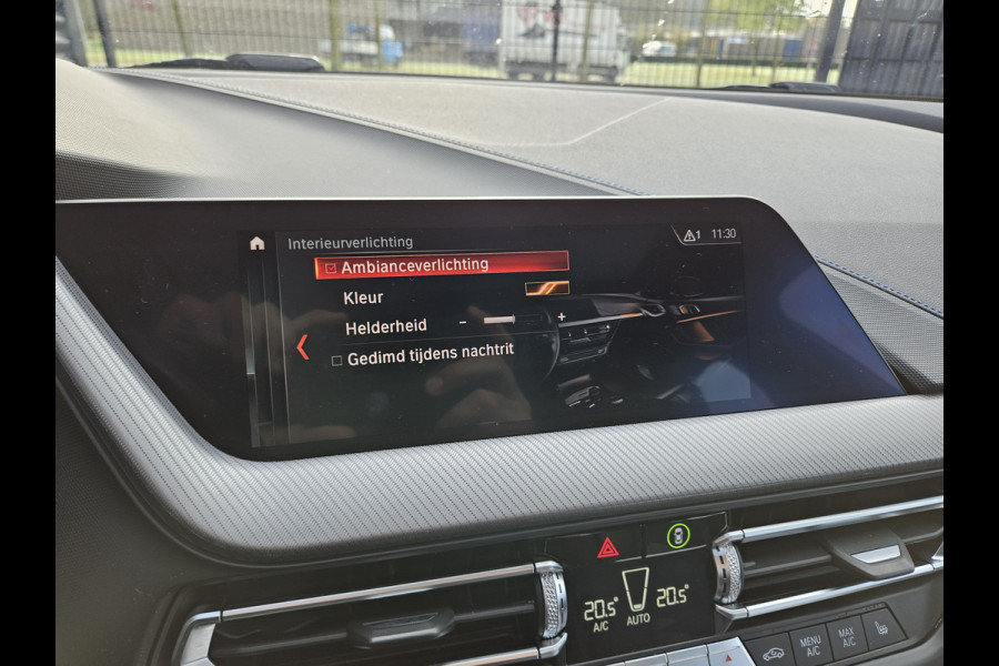 BMW 1-serie 118i M Sport Automaat | Panodak | Sportstoelen Verwarmd | Apple Carplay | 17"L.M | LED Koplampen | Navi Full Map |