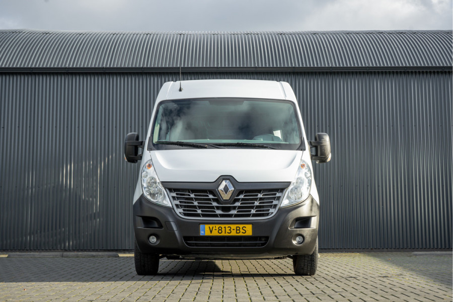 Renault Master **2.3 dCi L2H2 | Airco | Cruise | Navigatie | R-Link | DC | 5-Persoons**