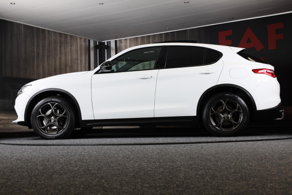 Alfa Romeo Stelvio 2.0 T AWD B-Tech / 280 PK / AUT / ACC / Camera / Navi / Leder / Open Panoramadak / Lane Assist / Led / Pdc / 20