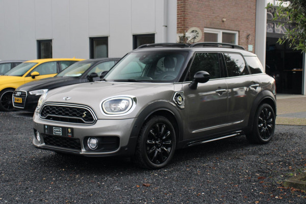 MINI Countryman 2.0 Cooper S E ALL4 Chili 225 PK ACC Pano Keyless Camera LED App-Connect PDC 18''