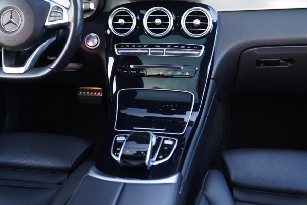 Mercedes-Benz GLC 250 4MATIC Edition 1 | Panorama | Stoelverwarming | Adaptieve Cruise | Luxe leder | Lane Assist | Camera