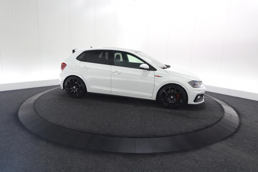 Volkswagen Polo 2.0 TSI GTI | Panoramadak | 250 PK Ferry Monster Autosport | Camera | Apple Carplay