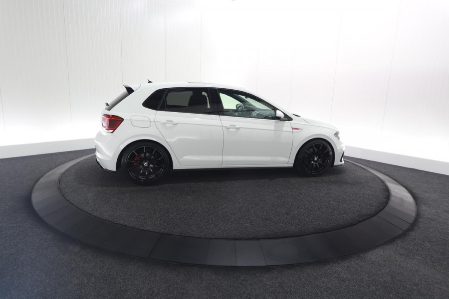 Volkswagen Polo 2.0 TSI GTI | Panoramadak | 250 PK Ferry Monster Autosport | Camera | Apple Carplay