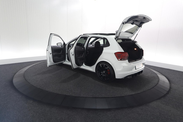 Volkswagen Polo 2.0 TSI GTI | Panoramadak | 250 PK Ferry Monster Autosport | Camera | Apple Carplay