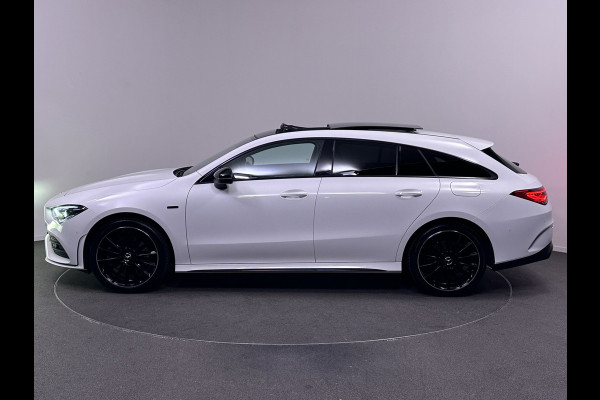 Mercedes-Benz CLA-Klasse Shooting Brake 250 e AMG Night Pakket Plug in Hybrid 218pk PHEV | Panodak | Widescreen Navi MBUX |  Alcantara Sportstoelen | Sfeerverlichting | Apple Carplay  | Camera |